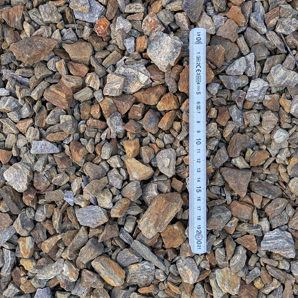 Ziersplitt 10/30 abgesackt, ca. 25 kg / Sack