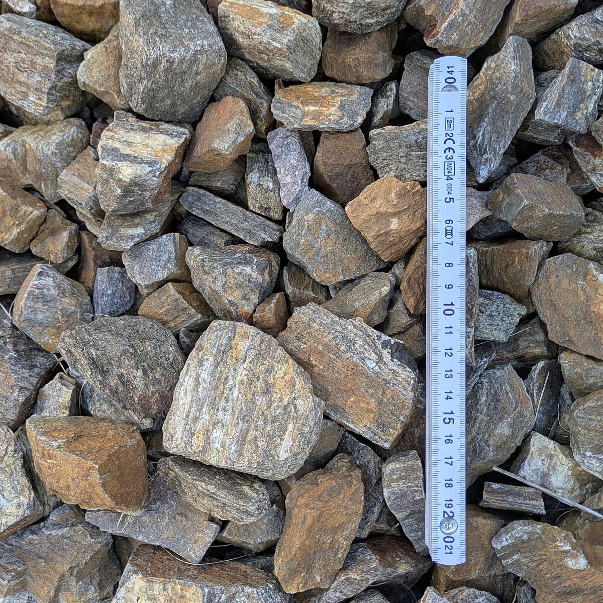 Ziersplitt 30/70 abgesackt, ca. 25 kg / Sack