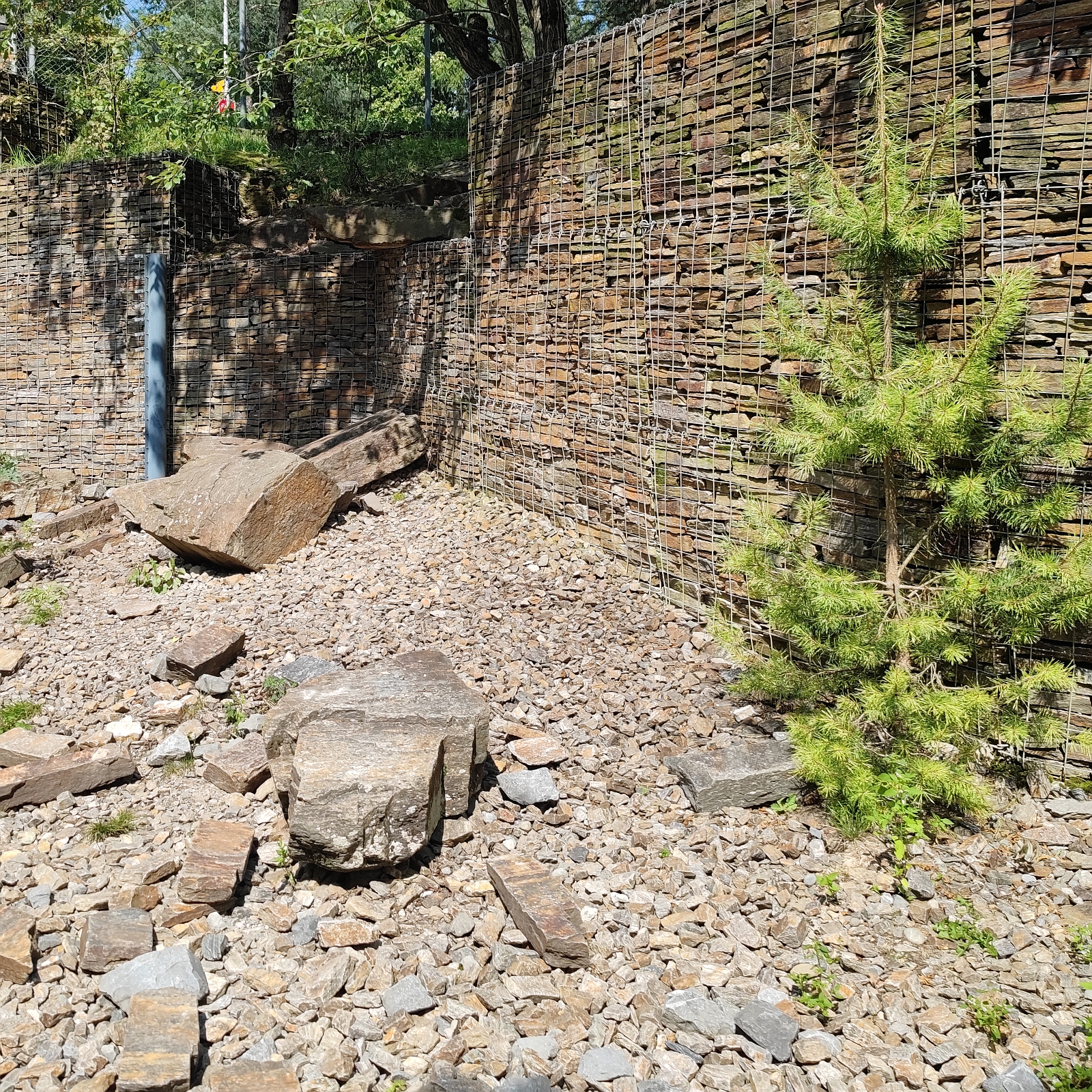 Ziersplitt 30/70 abgesackt, ca. 25 kg / Sack